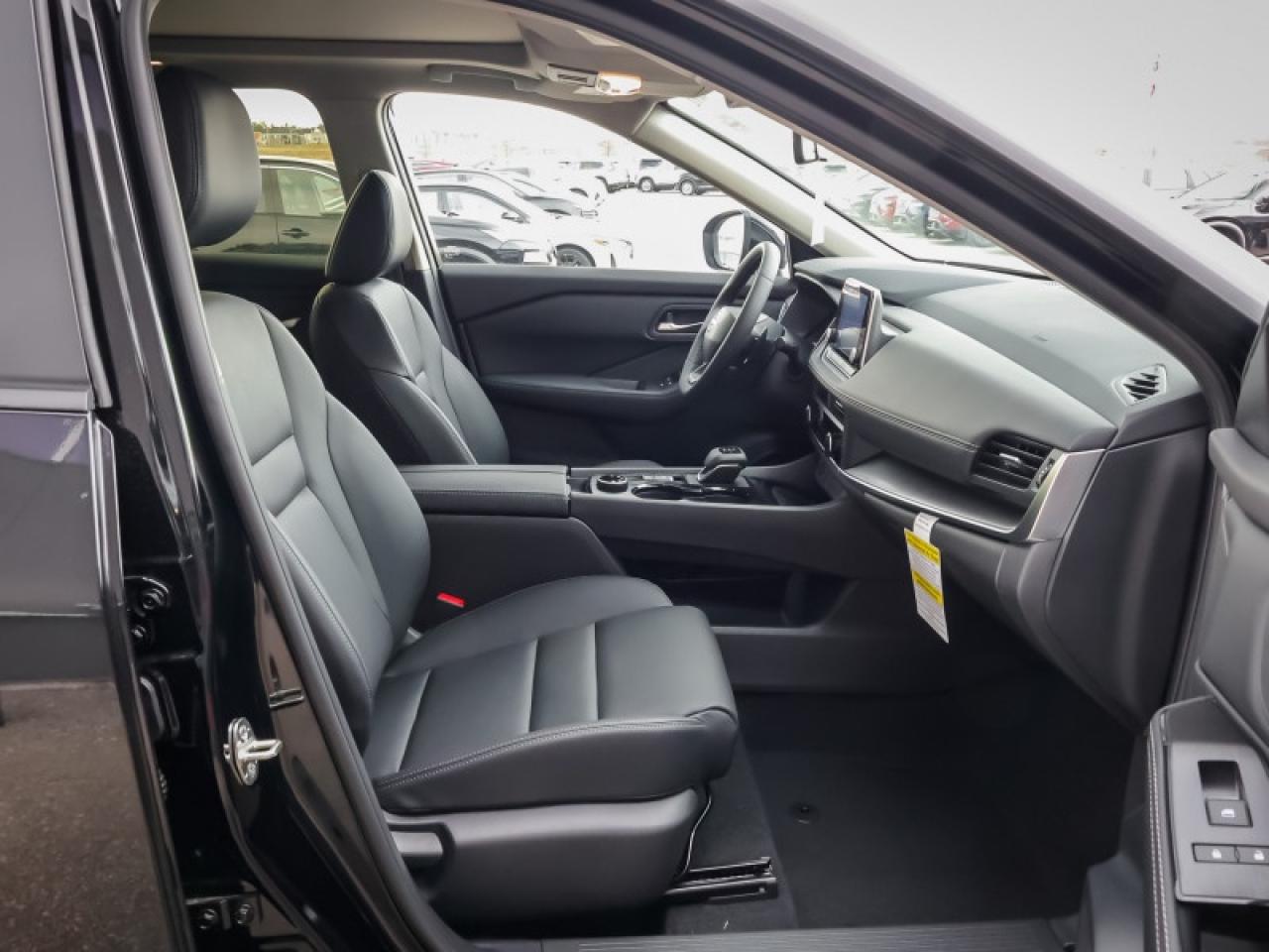 2025 Nissan Rogue Midnight Edition  - Moonroof Photo