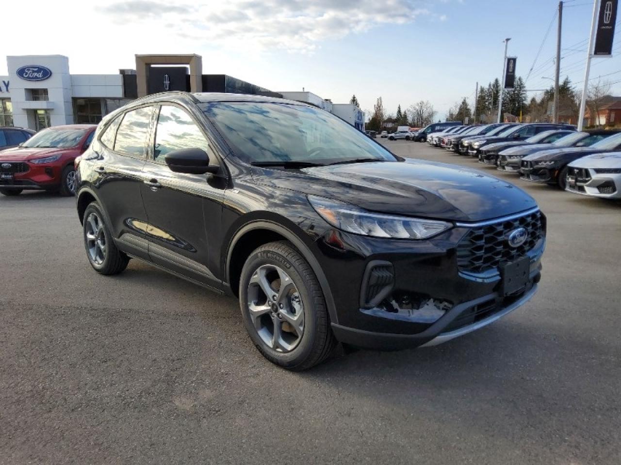 2025 Ford Escape ST-Line Photo2