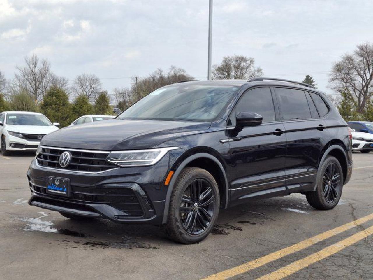 Used 2022 Volkswagen Tiguan Comfortline R-Line Black Edition 4Motion | Pano Roof | Leather | Heated Seats & More ! for sale in Guelph, ON