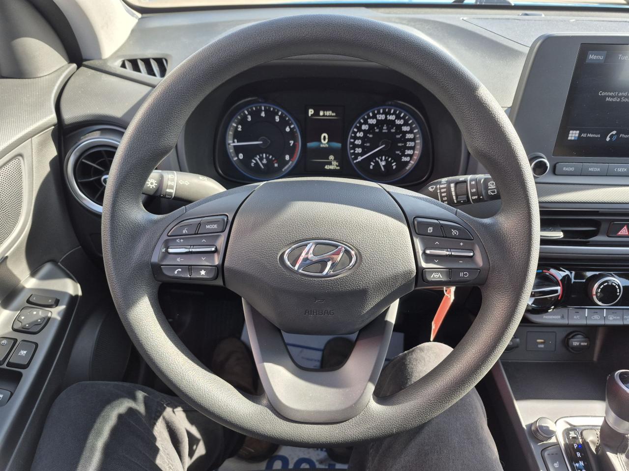 2022 Hyundai KONA Essential Photo7
