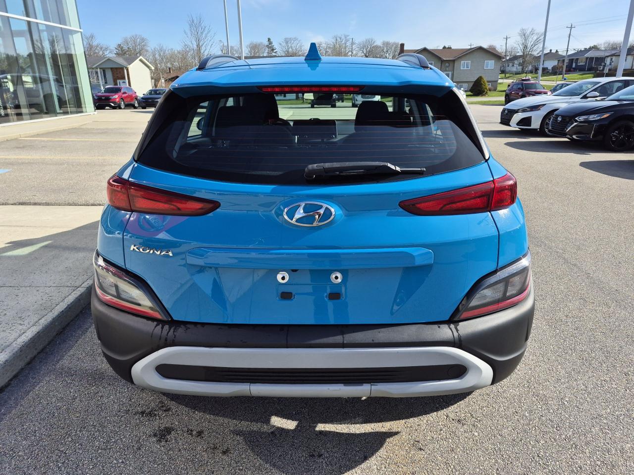 2022 Hyundai KONA Essential Photo4