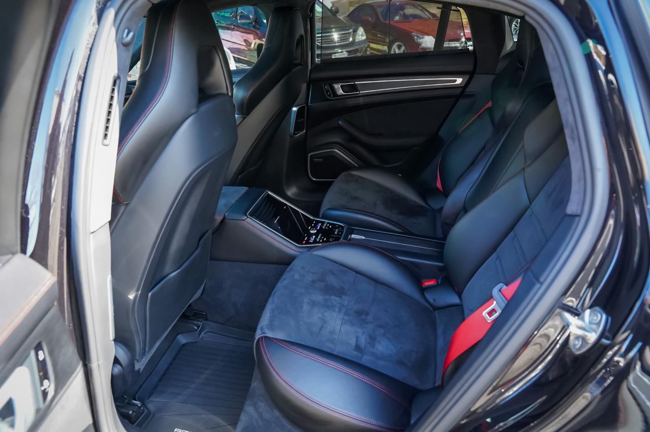 2020 Porsche Panamera GTS | AWD | Well Equipped Photo