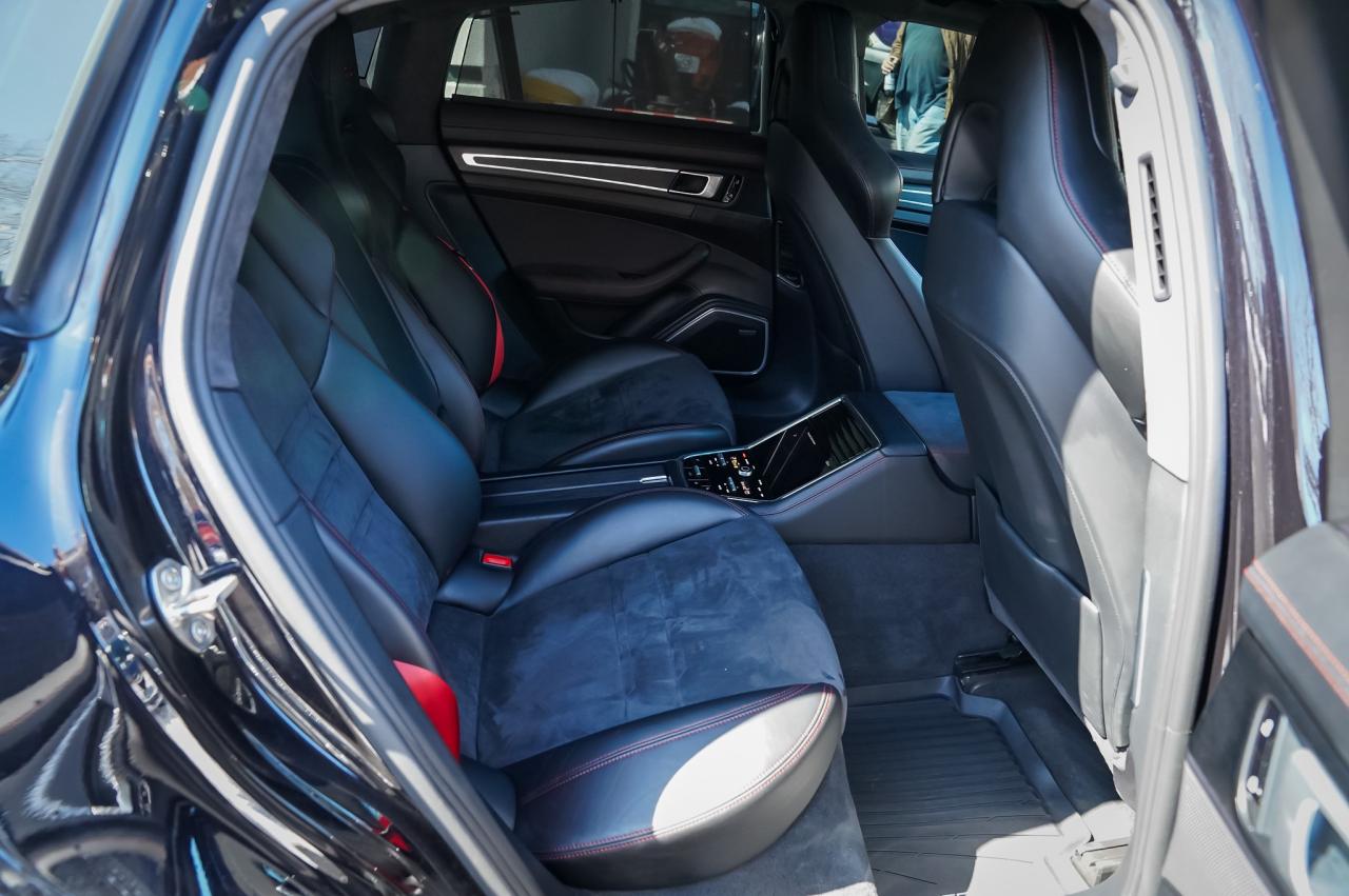 2020 Porsche Panamera GTS | AWD | Well Equipped Photo