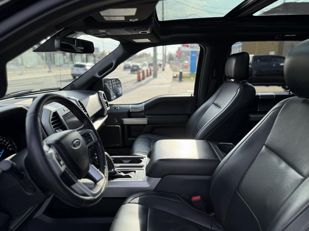 2017 Ford F-150 LARIAT 5.0 V8 | SONY SOUND | PANO | LOADED - Photo #26