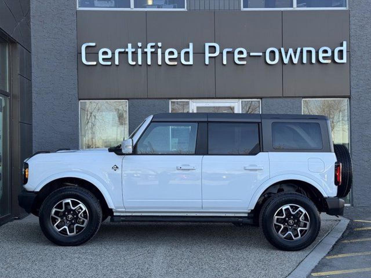 Used 2022 Ford Bronco OUTER BANKS w/ TURBO / LEATHER / NAVIGATION for sale in Calgary, AB