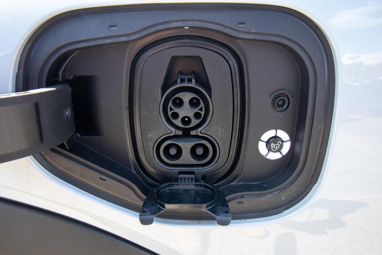2023 Ford Mustang Mach-E Select AWD Photo5