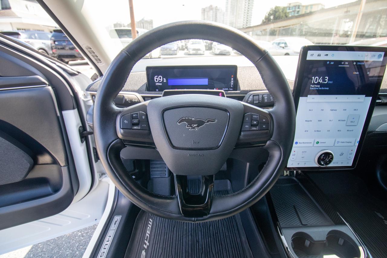 2023 Ford Mustang Mach-E Premium AWD Photo5