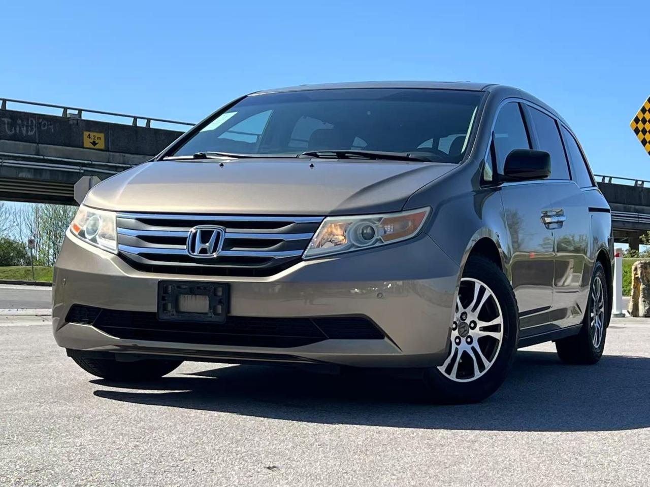 Used 2011 Honda Odyssey EX-L w/RES/ CLENA TITLE/ BC LOCAL/ SERVICE RECORD for sale in Richmond, BC