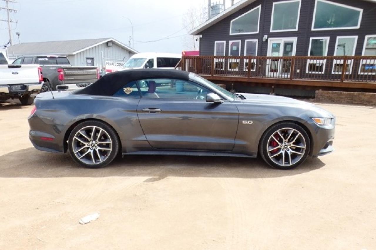 2017 Ford Mustang GT Premium 2dr Conv w/H&C L, NAV, BUC - Photo #5