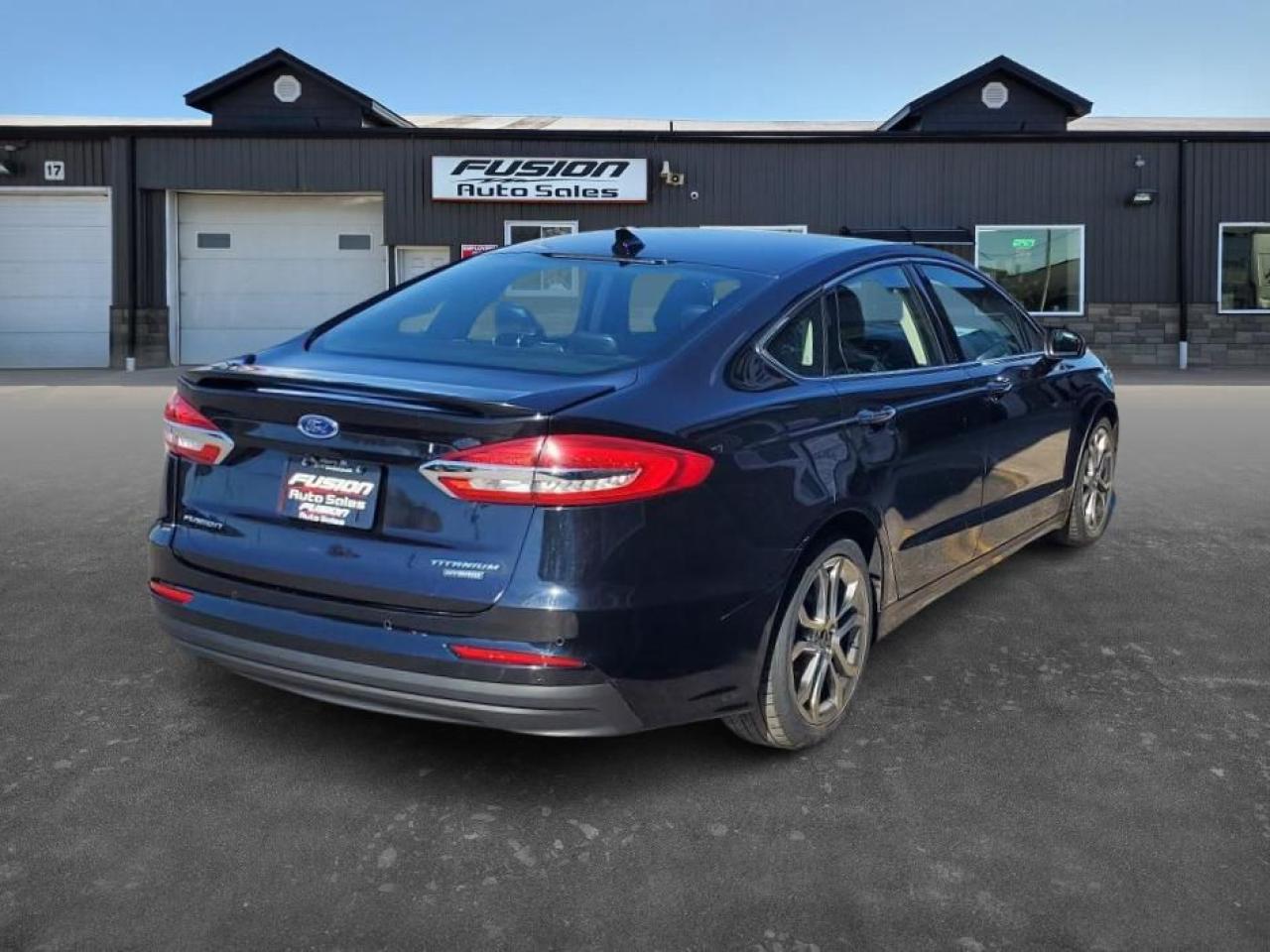 2020 Ford Fusion Hybrid Titanium-SUNROOF-LEATHER-NAVIGATION-LANE ASSIST - Photo #5
