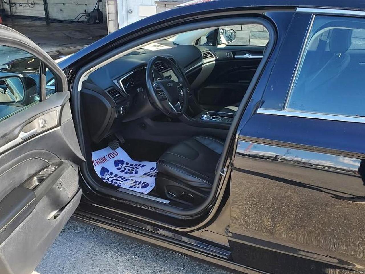2020 Ford Fusion Hybrid Titanium-SUNROOF-LEATHER-NAVIGATION-LANE ASSIST - Photo #9