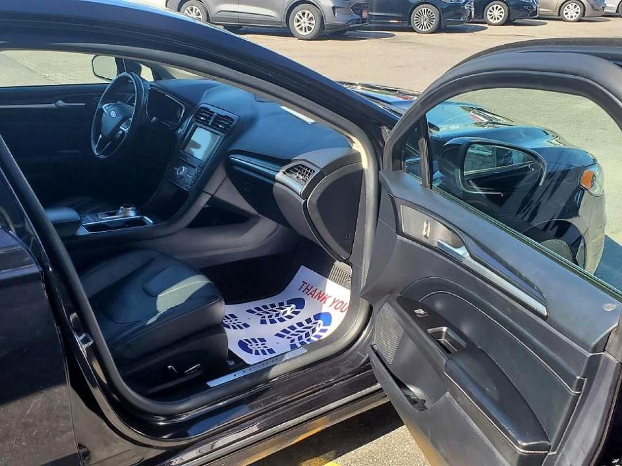 2020 Ford Fusion Hybrid Titanium-SUNROOF-LEATHER-NAVIGATION-LANE ASSIST - Photo #10