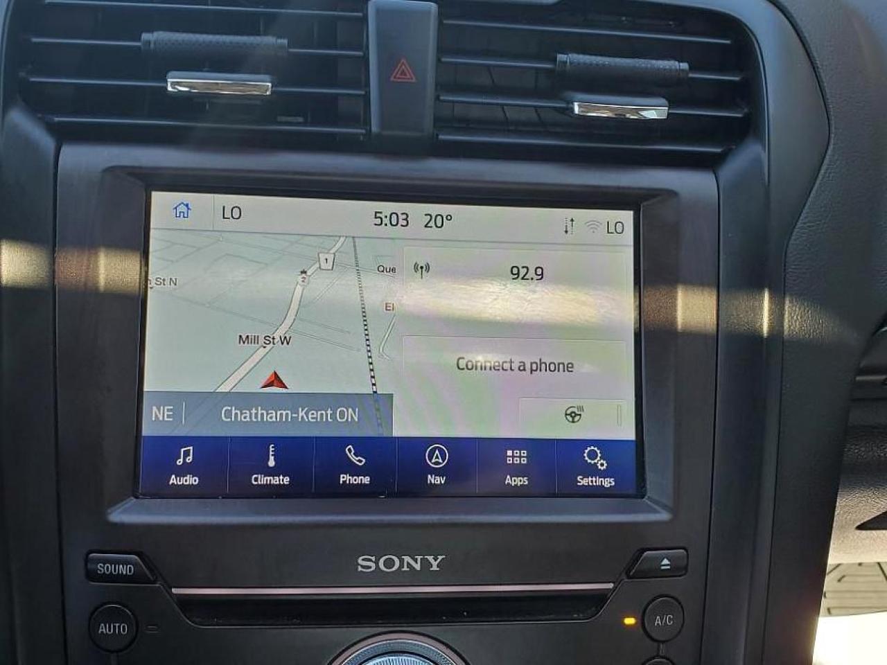 2020 Ford Fusion Hybrid Titanium-SUNROOF-LEATHER-NAVIGATION-LANE ASSIST - Photo #11