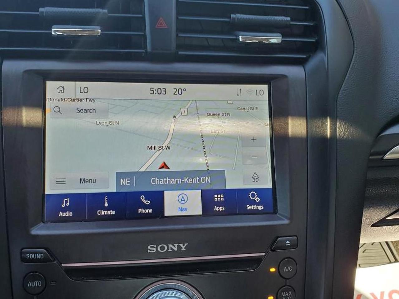 2020 Ford Fusion Hybrid Titanium-SUNROOF-LEATHER-NAVIGATION-LANE ASSIST - Photo #14