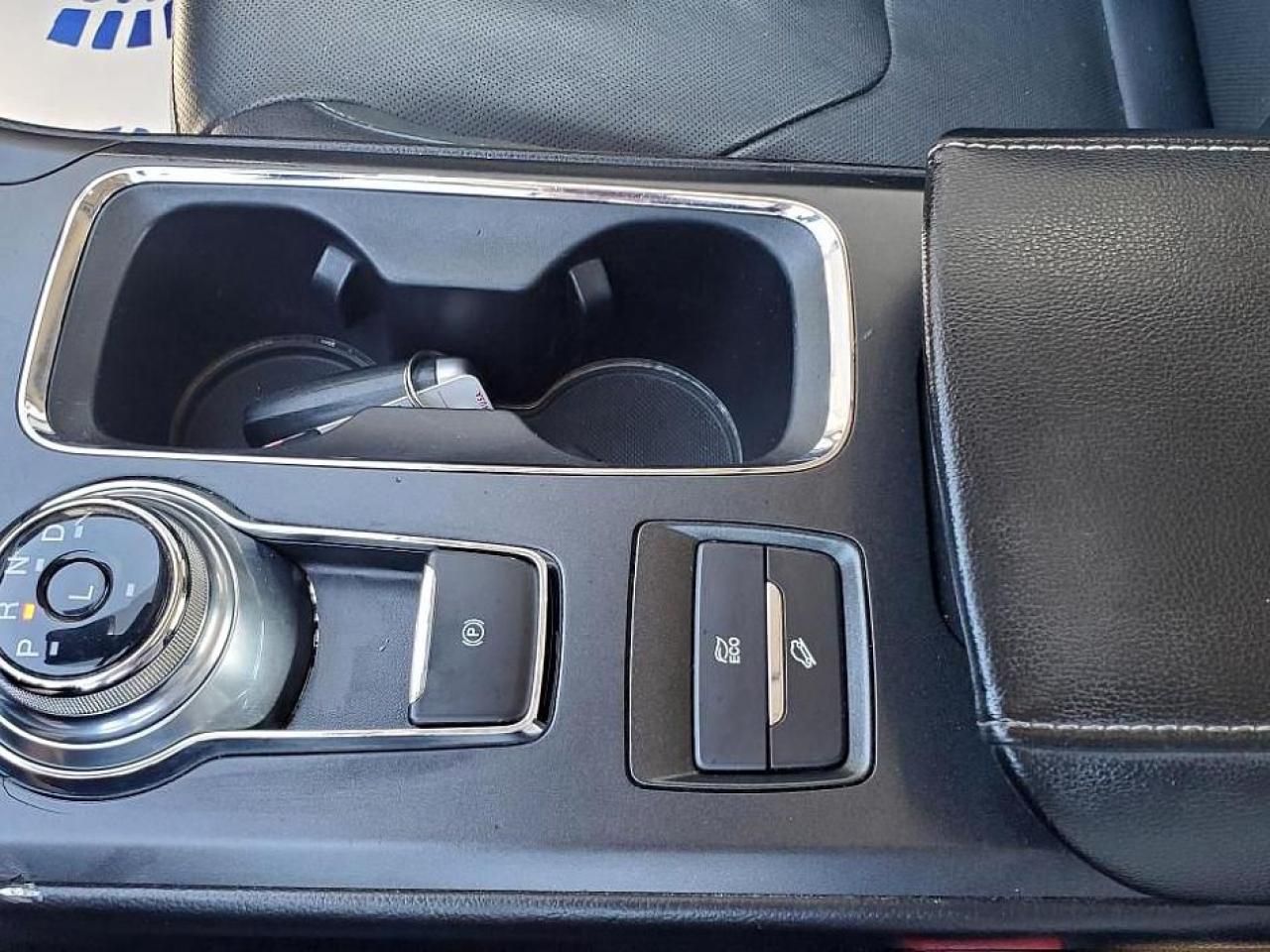 2020 Ford Fusion Hybrid Titanium-SUNROOF-LEATHER-NAVIGATION-LANE ASSIST - Photo #19