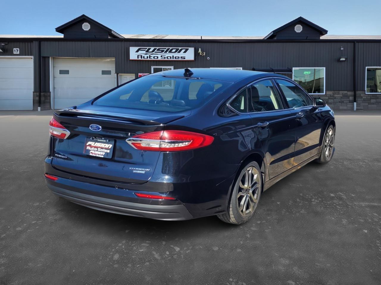 2020 Ford Fusion Hybrid Titanium-SUNROOF-LEATHER-NAVIGATION-LANE ASSIST - Photo #5