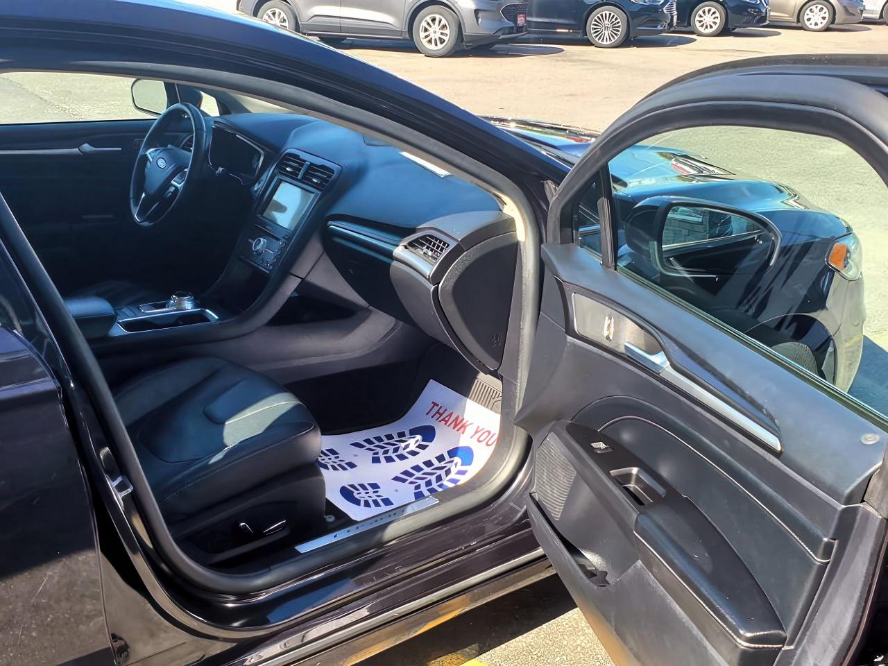 2020 Ford Fusion Hybrid Titanium-SUNROOF-LEATHER-NAVIGATION-LANE ASSIST - Photo #10