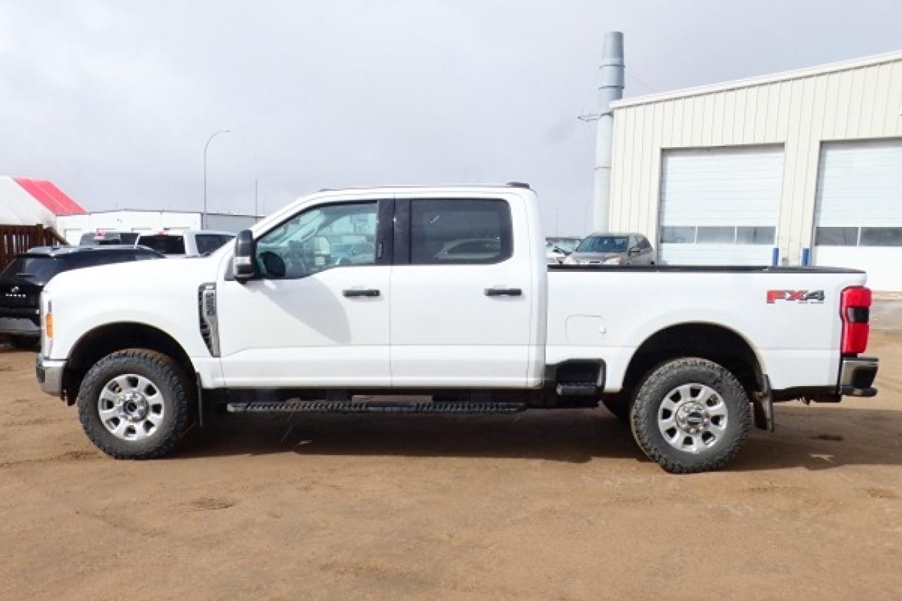 2023 Ford F-250 XLT 4WD Crew Cab 6.75' Box w/Power cloth seats,BUC