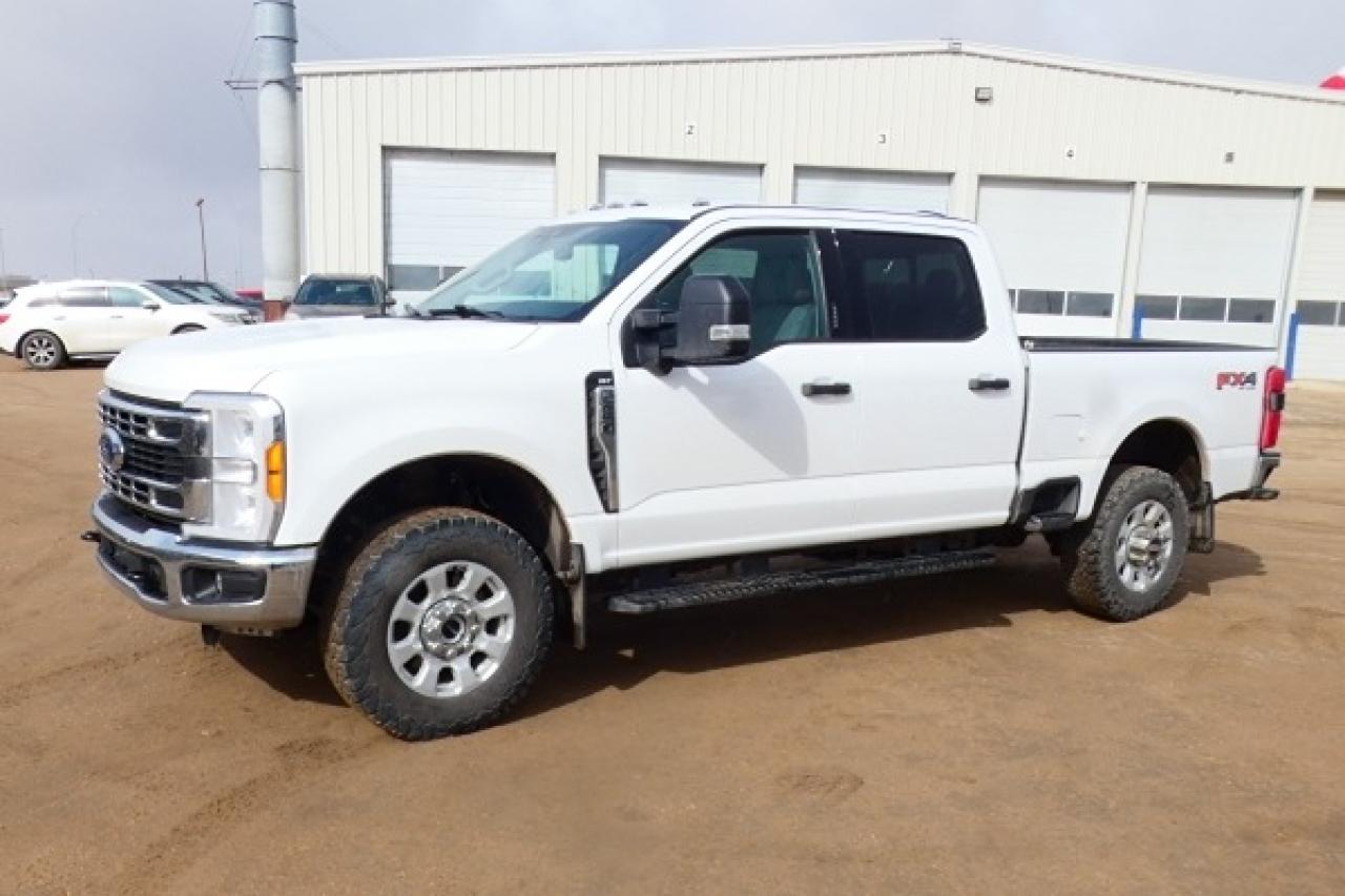 2023 Ford F-250 XLT 4WD Crew Cab 6.75' Box w/Power cloth seats,BUC - Photo #2