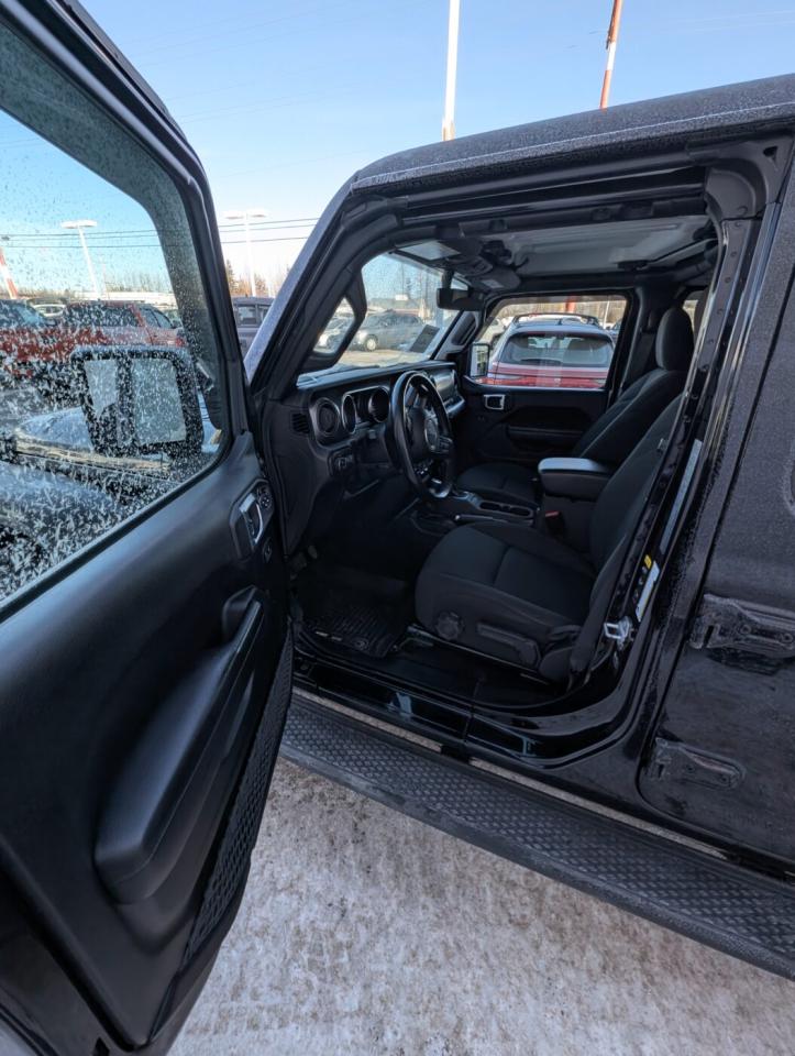 2021 Jeep Gladiator Sport S Photo
