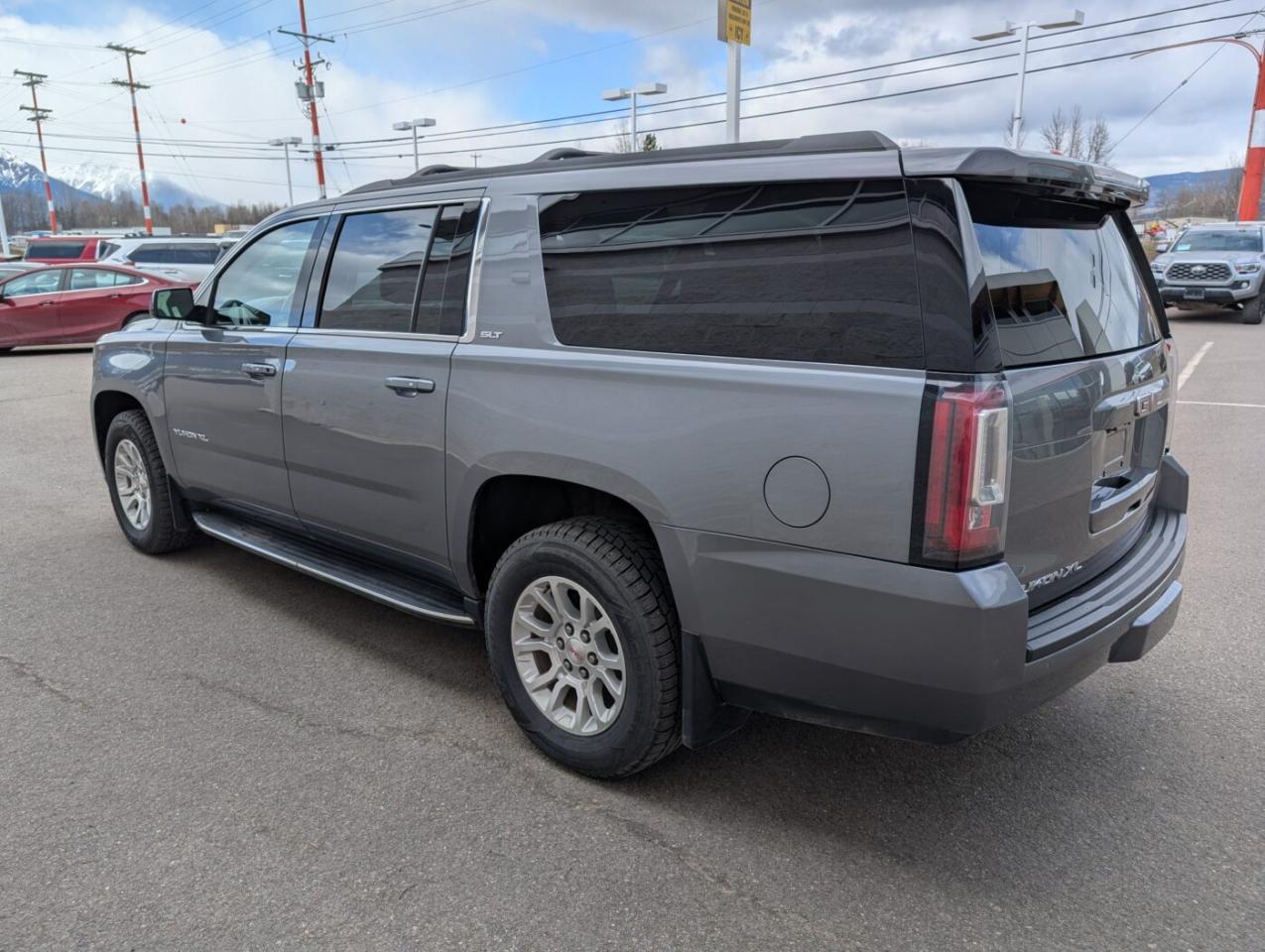 2020 GMC Yukon XL SLT Photo4