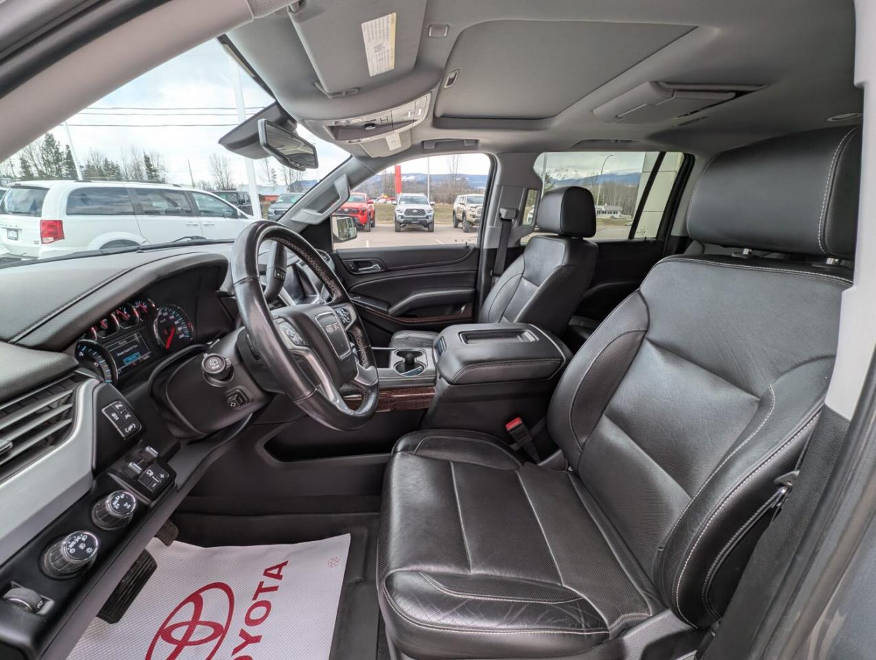 2020 GMC Yukon XL SLT Photo