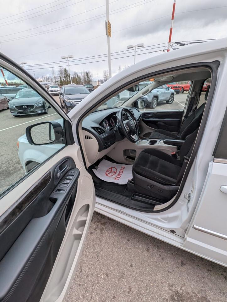 2016 Dodge Grand Caravan Crew Photo