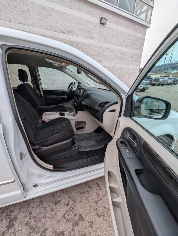 2016 Dodge Grand Caravan Crew Photo