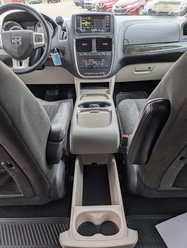2016 Dodge Grand Caravan Crew Photo