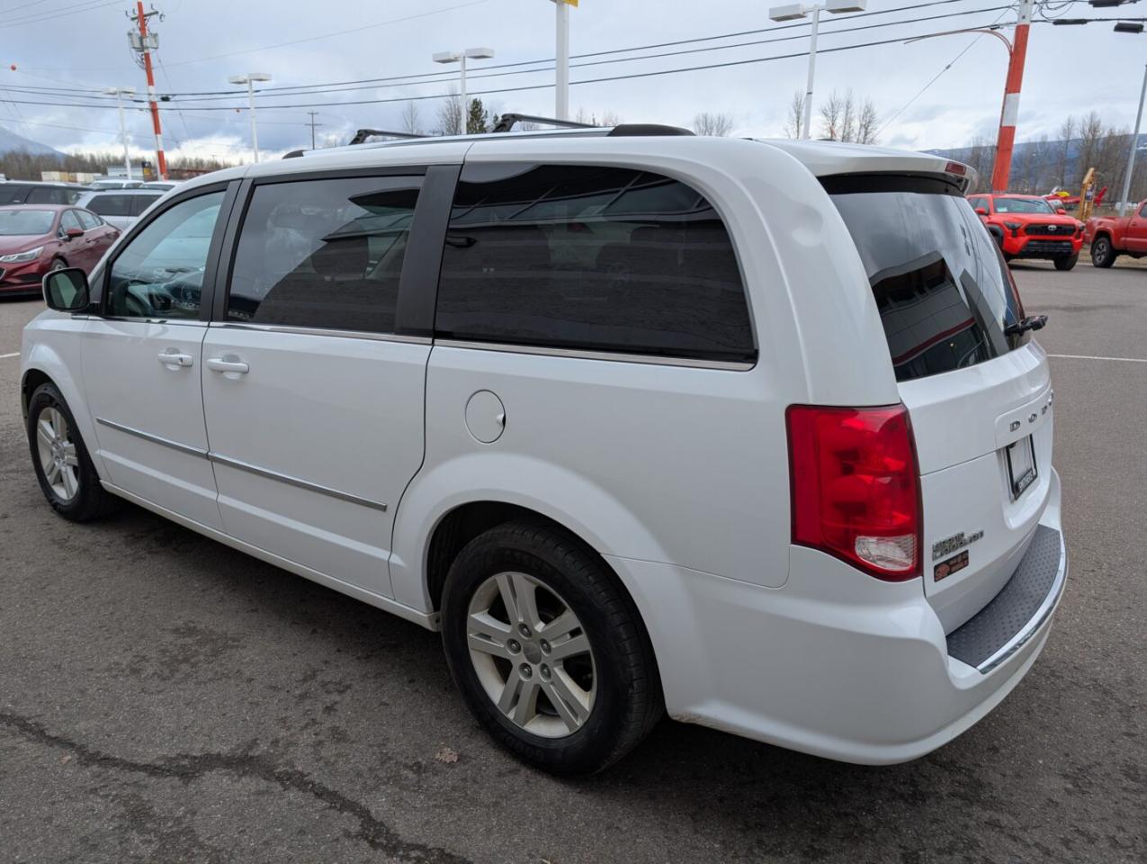 2016 Dodge Grand Caravan Crew Photo
