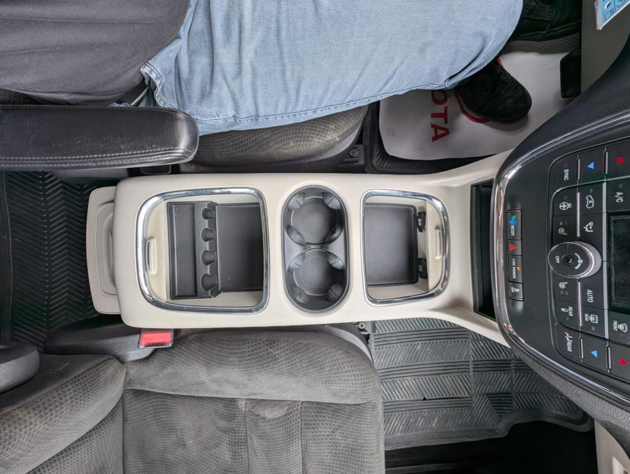2016 Dodge Grand Caravan Crew Photo