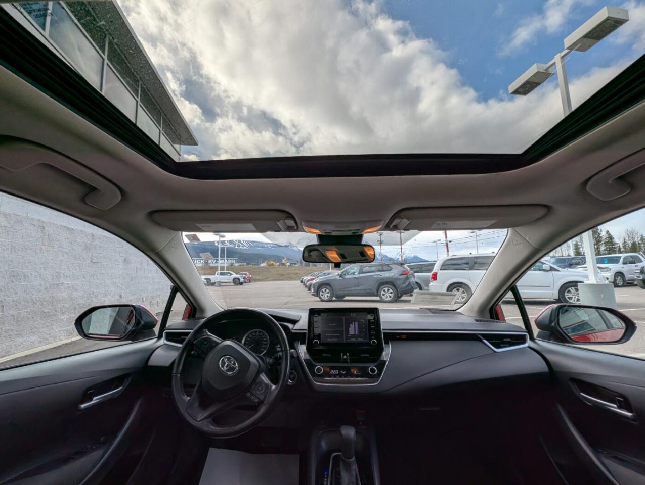 2020 Toyota Corolla LE UPGRADE Photo