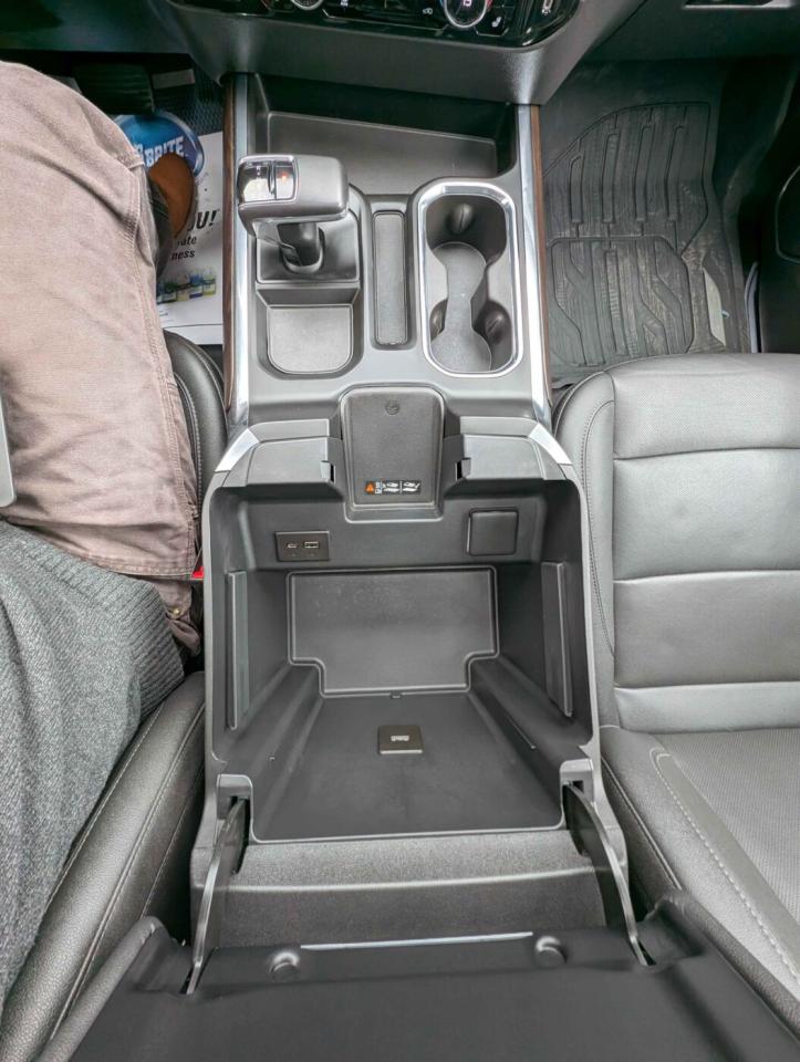 2022 GMC Sierra 1500 AT4 Photo