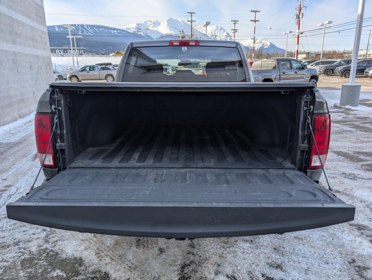 2021 RAM 1500 Classic EXPRESS Photo