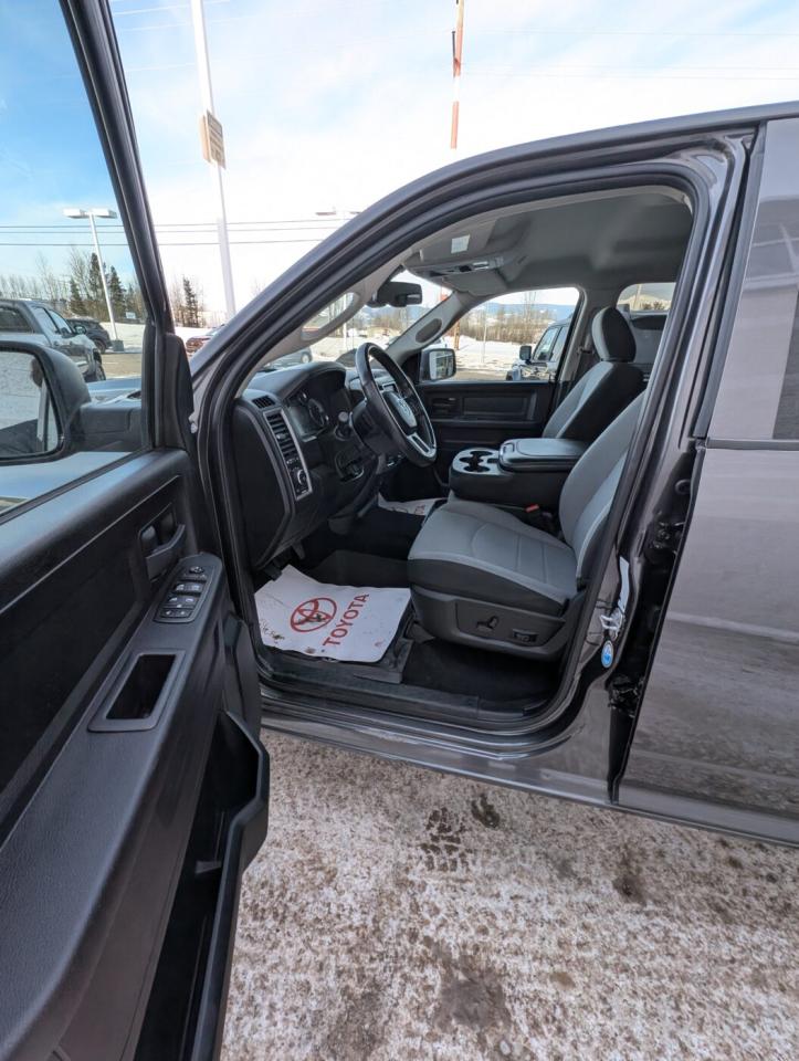 2021 RAM 1500 Classic EXPRESS Photo