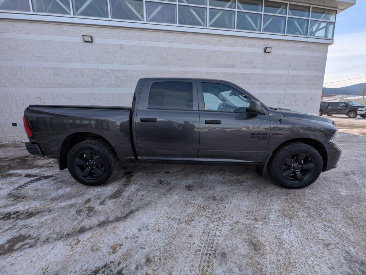 2021 RAM 1500 Classic EXPRESS Photo