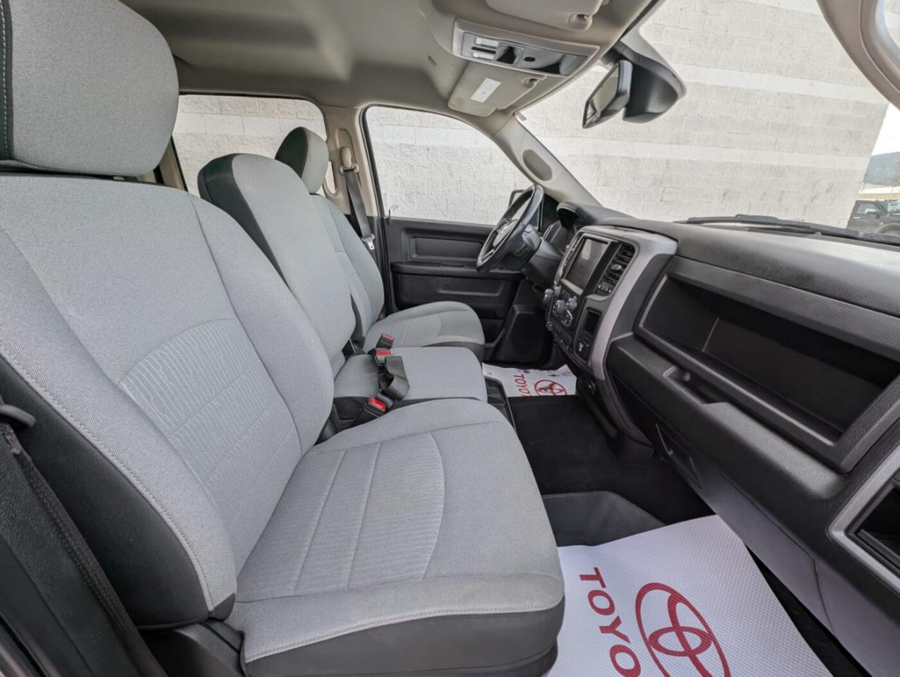 2021 RAM 1500 Classic EXPRESS Photo