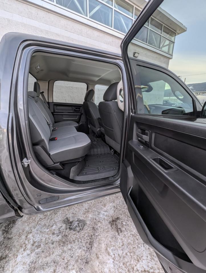 2021 RAM 1500 Classic EXPRESS Photo