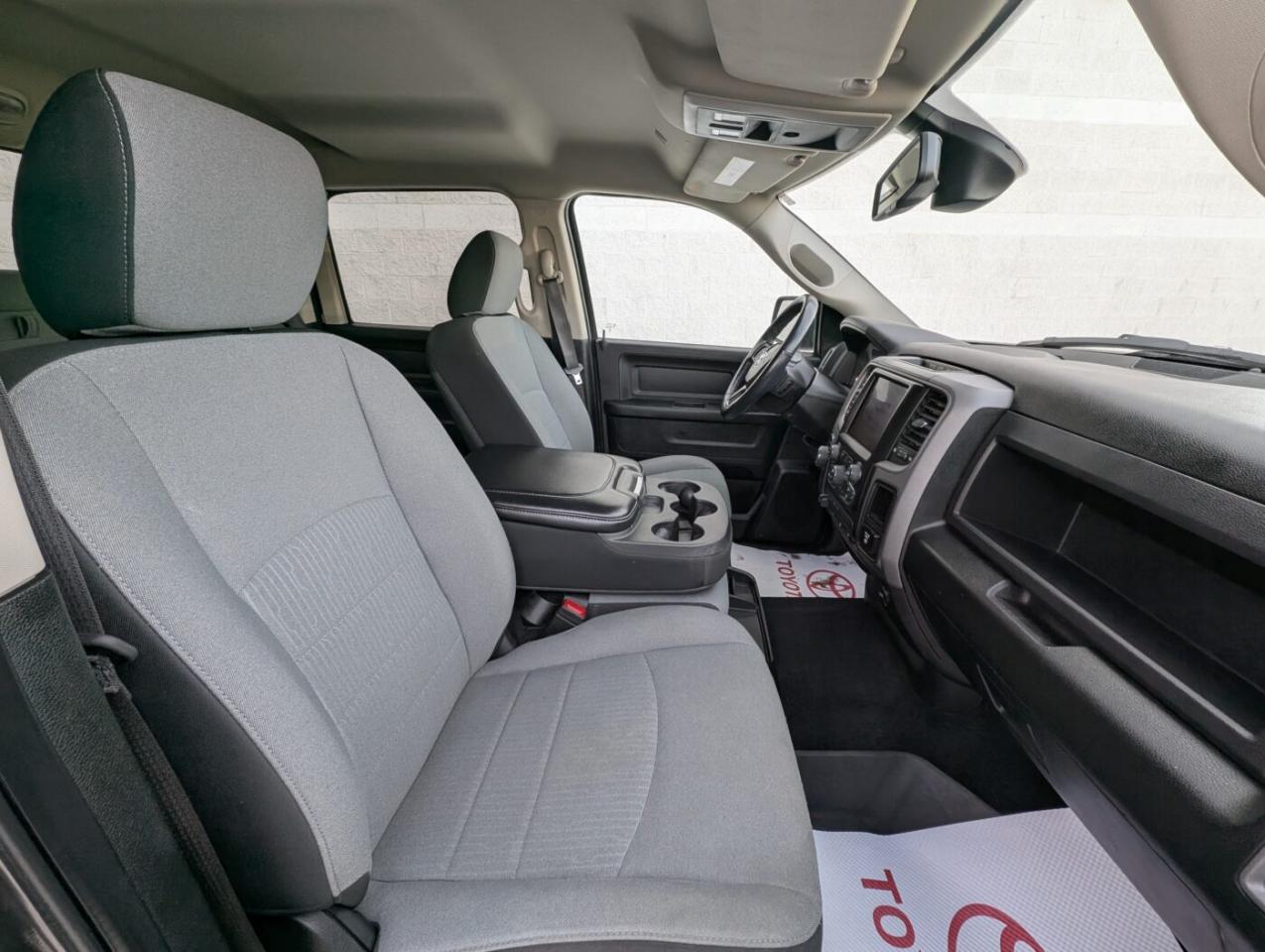 2021 RAM 1500 Classic EXPRESS Photo