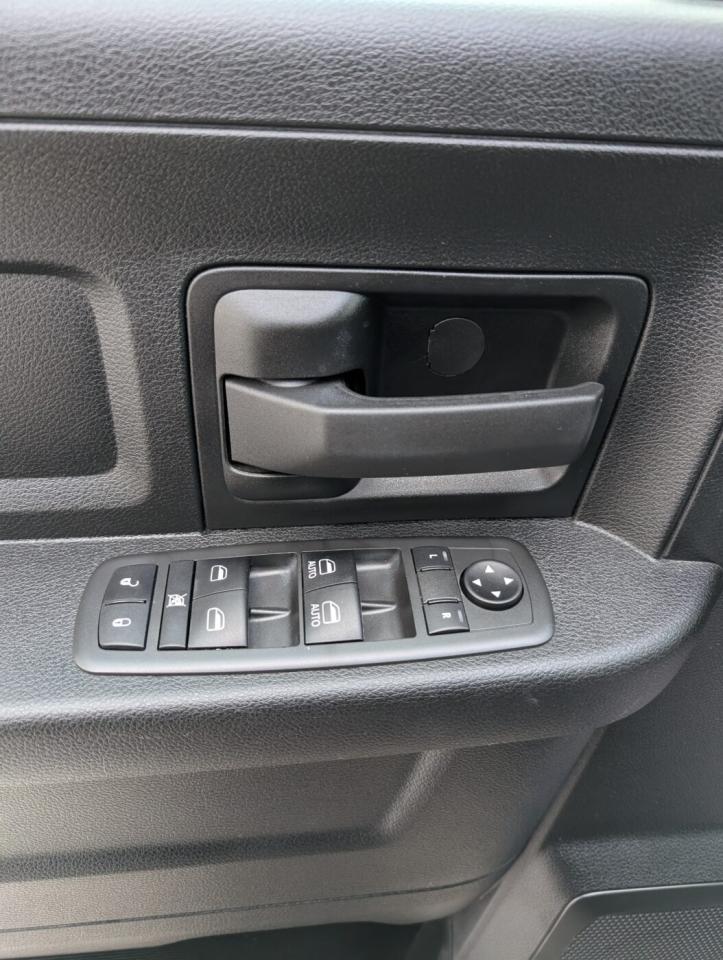 2021 RAM 1500 Classic EXPRESS Photo