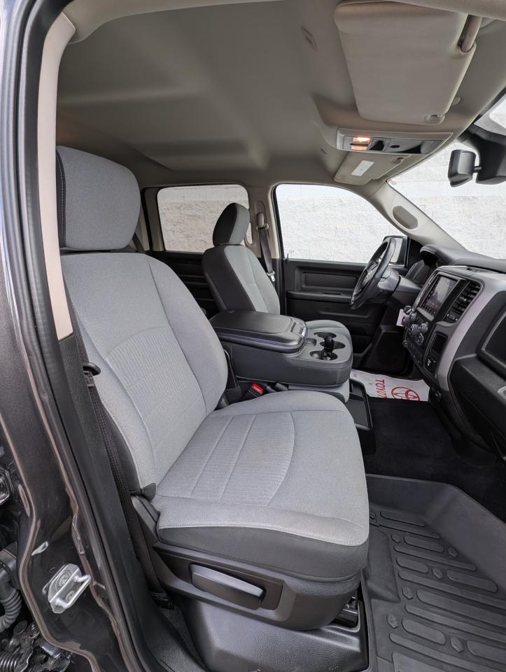 2021 RAM 1500 Classic EXPRESS Photo