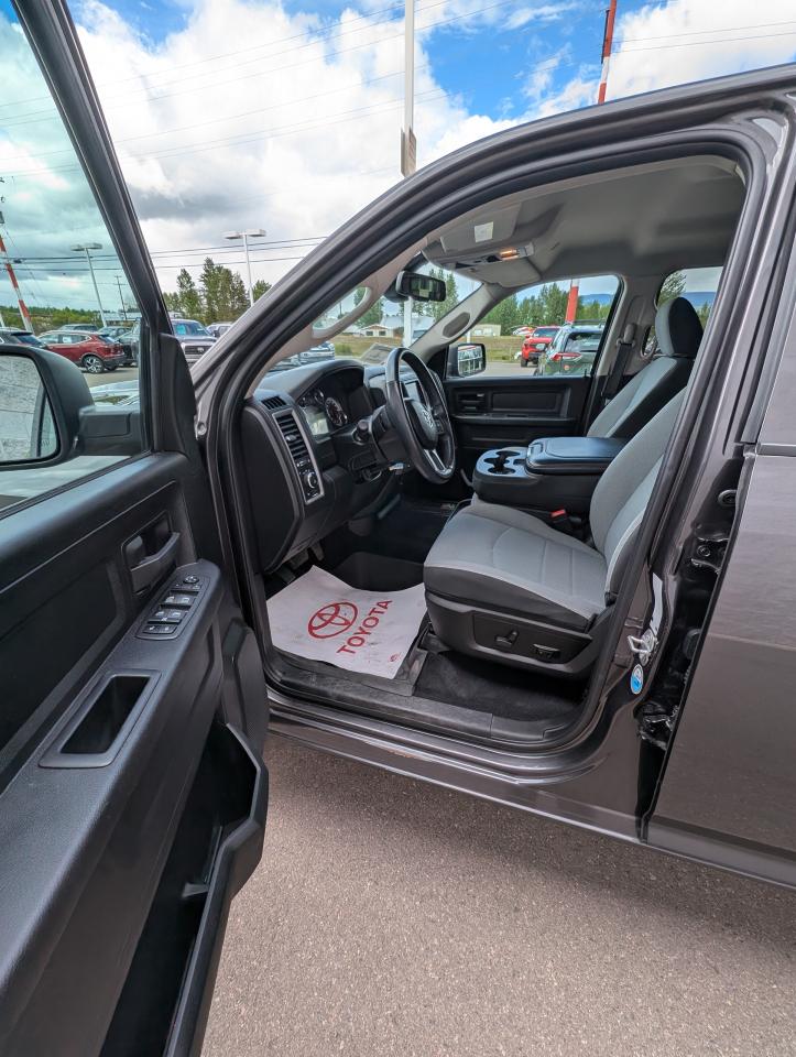 2021 RAM 1500 Classic EXPRESS Photo