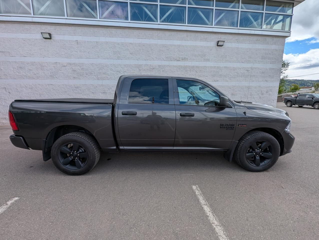 2021 RAM 1500 Classic EXPRESS Photo