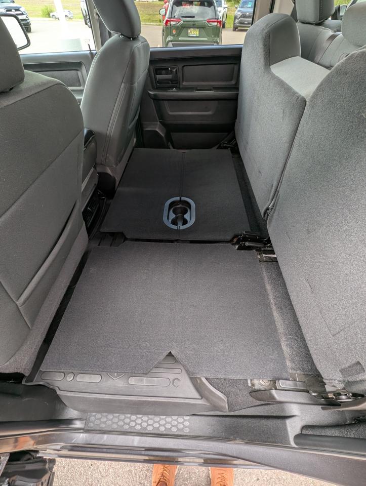 2021 RAM 1500 Classic EXPRESS Photo