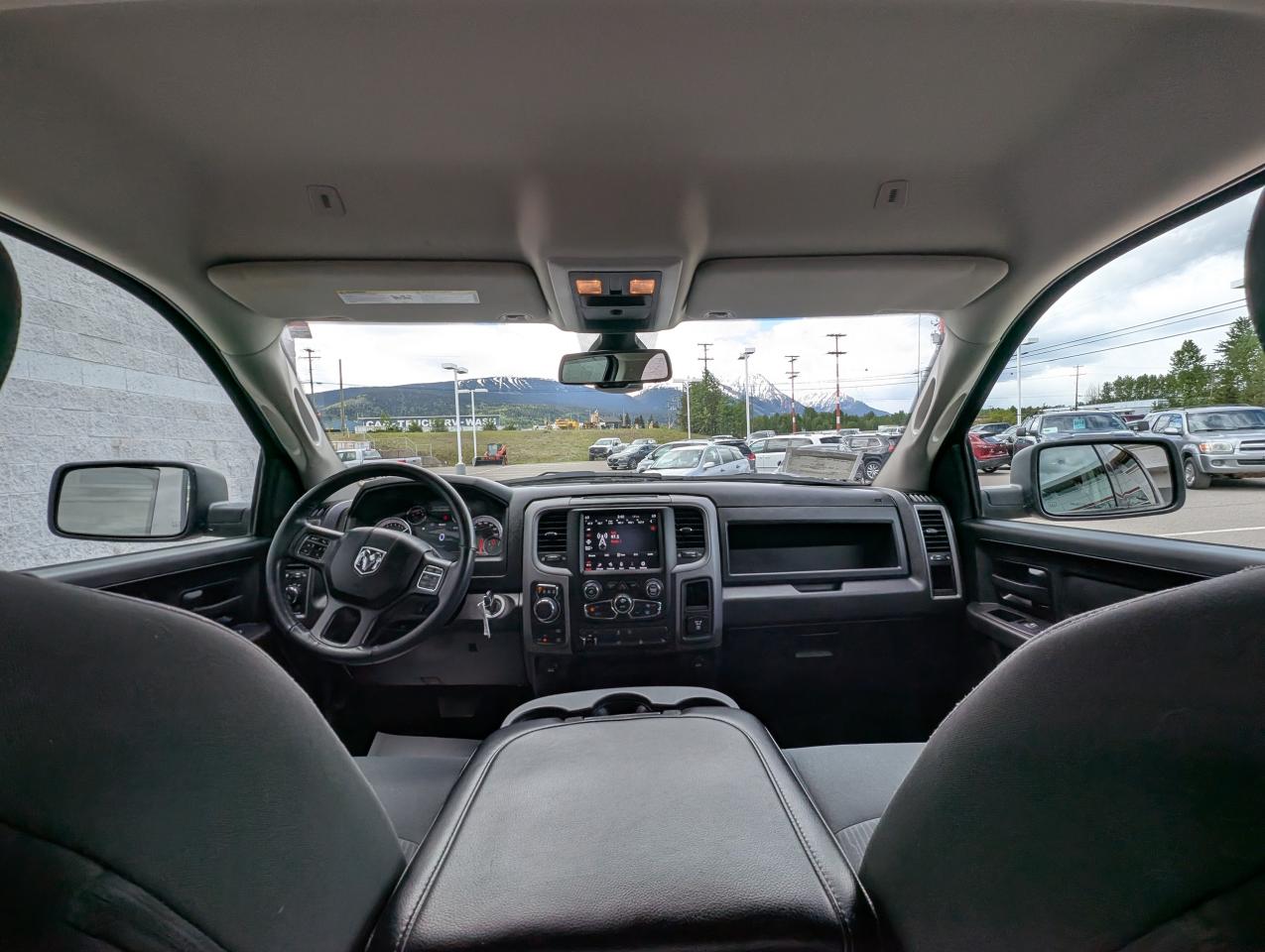 2021 RAM 1500 Classic EXPRESS Photo