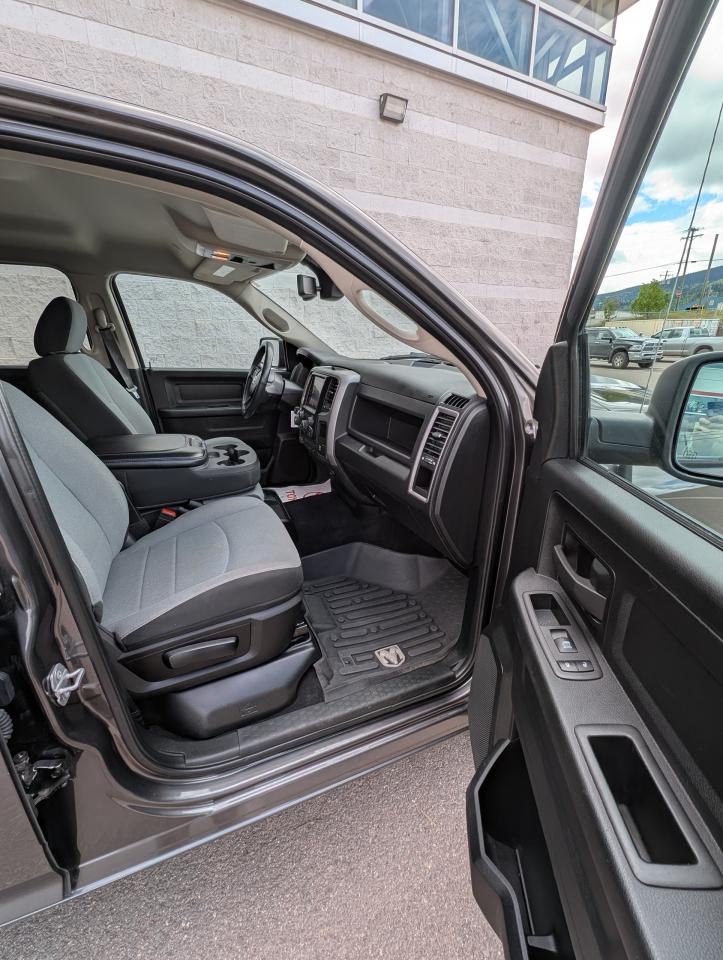 2021 RAM 1500 Classic EXPRESS Photo