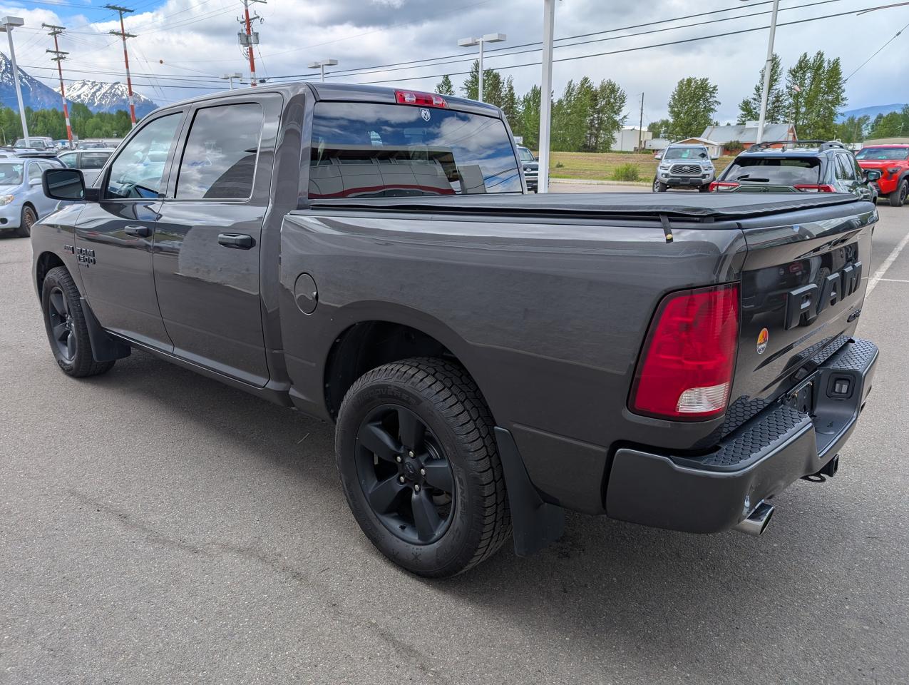 2021 RAM 1500 Classic EXPRESS Photo
