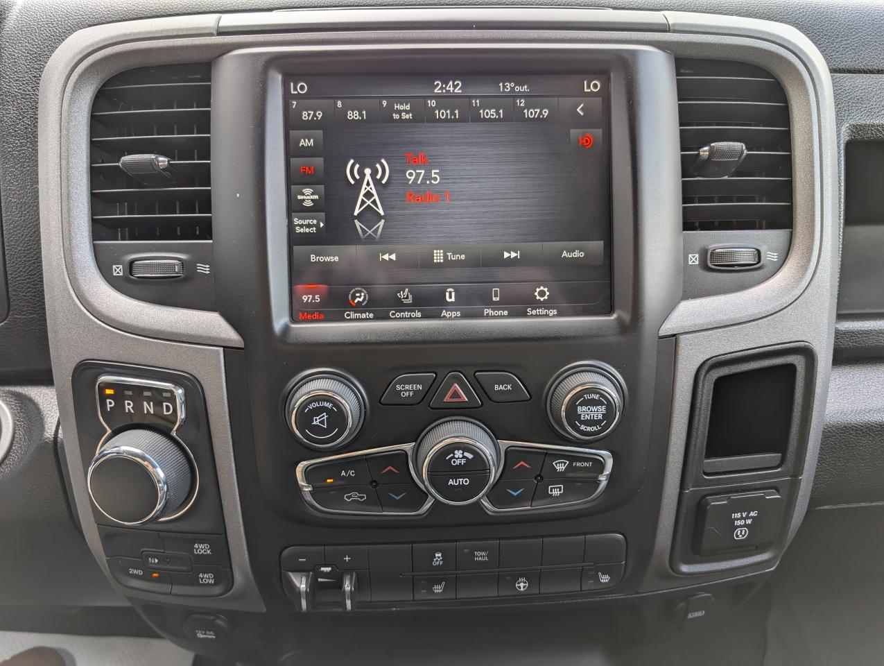 2021 RAM 1500 Classic EXPRESS Photo