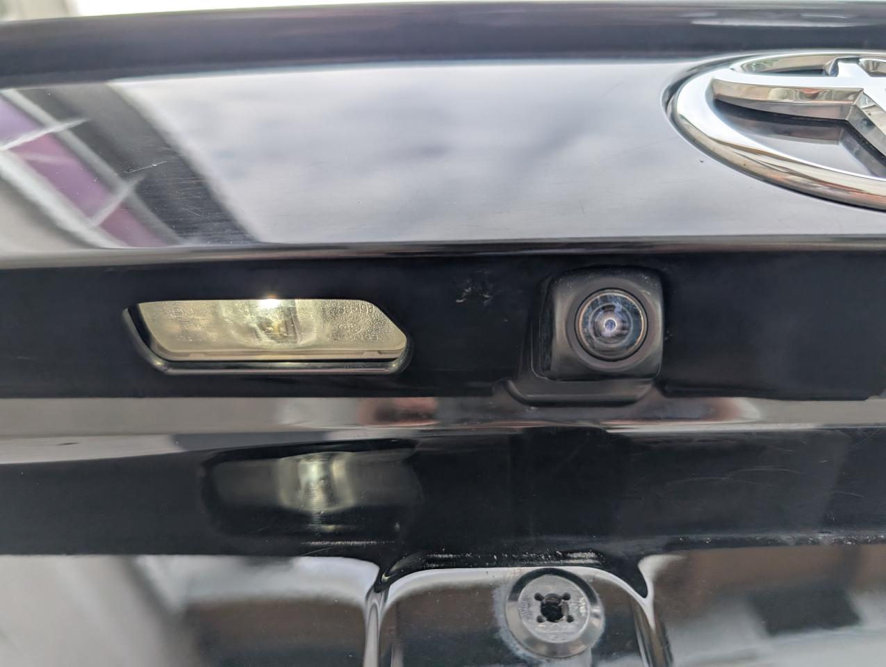 2022 Toyota RAV4 LE Photo