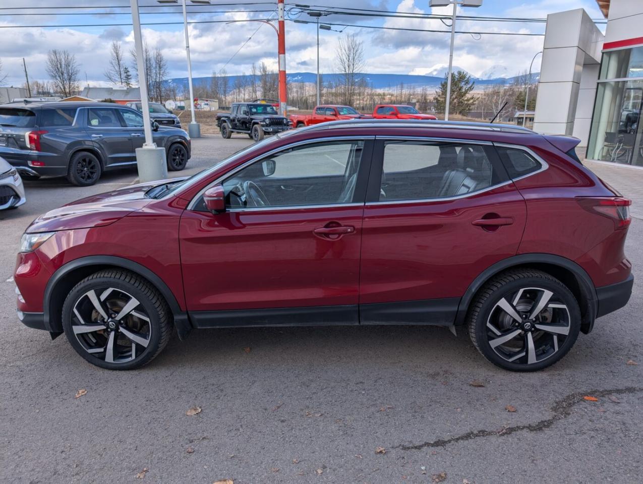 2021 Nissan Qashqai SV Photo3